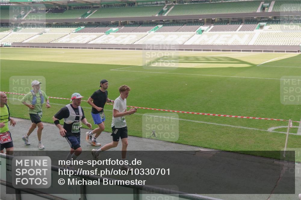 13.09.2026 - 21. swb-Marathon Bremen Michael Burmester http://msf.ph/oto/10330701 13.09.2026 13:02:15 Laufen im Stadion 150, 242, 282, 318, 440, 531, 687, 722, 930, 936, 946, 1006, 1067, 1163, 1250, 1436, 1448, 1460, 1582, 1611, 1896, 2033, 2047, 2062, 2276, 2292, 2345, 2364, 2370, 2378, 2409, 2421, 2485, 2491, 2513, 2560, 2561, 2627, 2638, 2666, 2668, 2779, 2900, 2987, 3013, 3044, 3114, 3163, 3164, 3187, 3248, 3258, 3294, 3334, 3372, 3374, 3375, 3392, 3496, 3524, 3526, 3527, 3576, 3585, 3603, 3667, 3721, 3806, 3852, 3893, 3938, 3970, 3983, 4000, 4133, 4506, 4558 meine-sportfotos.de
