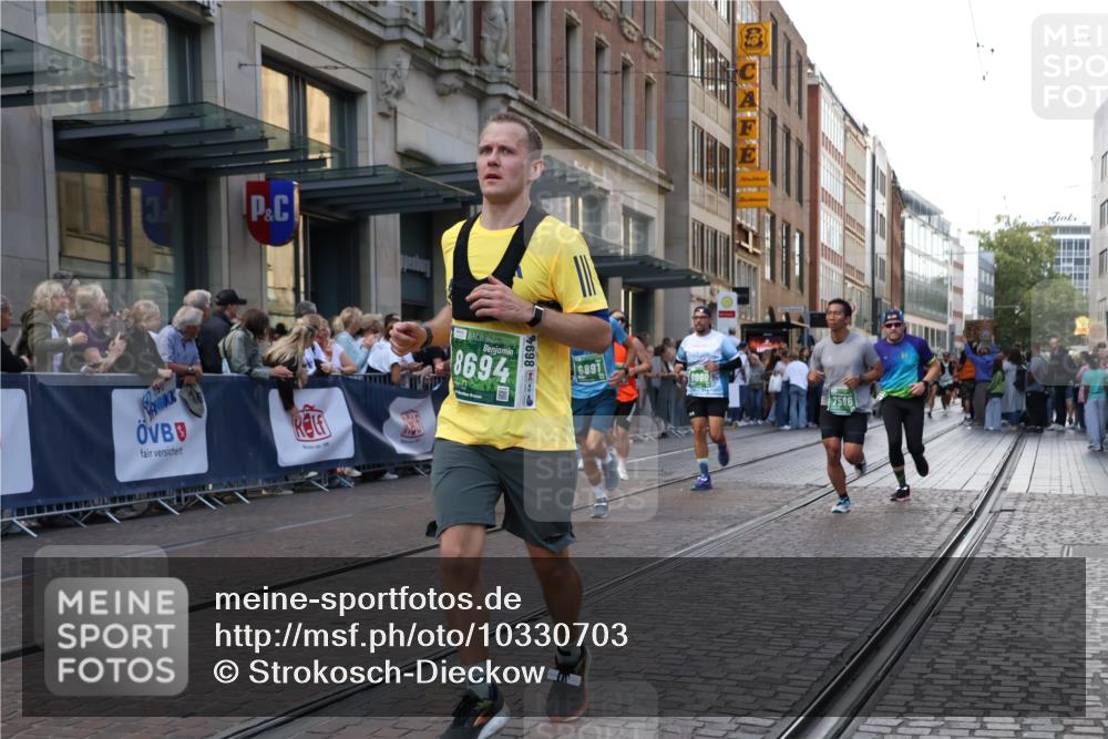 13.09.2026 - 21. swb-Marathon Bremen Strokosch-Dieckow http://msf.ph/oto/10330703 13.09.2026 13:22:19 Ziel 388, 913, 1933, 2402, 2481, 2771, 2806, 3855, 4483, 4697, 6707, 6792, 6891, 7586, 8547, 8551, 8694, 9090, 9510, 148, 1601, 1645, 2051, 2499, 3021, 3652, 4204, 4211, 6621, 7625, 7917, 8447, 8452, 8574, 8924, 9599, 9668, 9839 meine-sportfotos.de