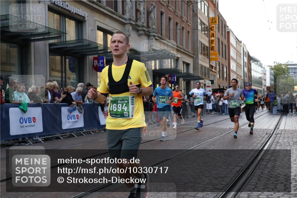 13.09.2026 - 21. swb-Marathon Bremen Strokosch-Dieckow http://msf.ph/oto/10330717 13.09.2026 13:22:19 Ziel 388, 913, 1933, 2402, 2481, 2771, 2806, 3855, 4483, 4697, 6707, 6792, 6891, 7586, 8547, 8551, 8694, 9090, 9510, 148, 1601, 1645, 2051, 2499, 3021, 3652, 4204, 4211, 6621, 7625, 7917, 8447, 8452, 8574, 8924, 9599, 9668, 9839 meine-sportfotos.de
