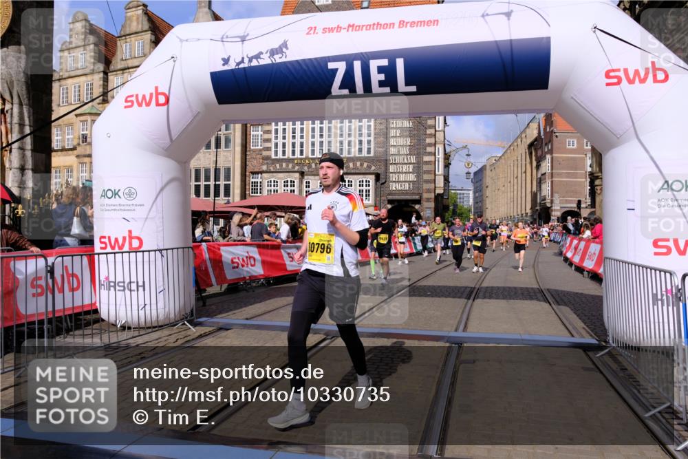 13.09.2026 - 21. swb-Marathon Bremen Tim E. http://msf.ph/oto/10330735 13.09.2026 11:04:04 Ziel 10090, 10091, 10152, 10327, 10357, 10403, 10429, 10569, 10796, 10918, 10950, 11149, 11325, 11451, 11511, 11595, 11868, 11967, 12074, 12504 meine-sportfotos.de