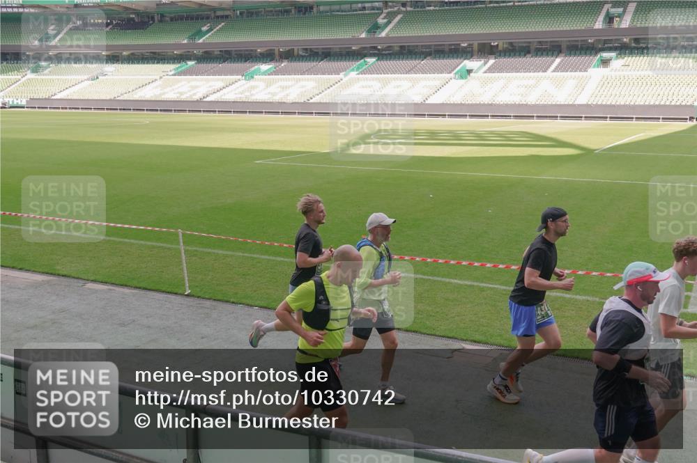 13.09.2026 - 21. swb-Marathon Bremen Michael Burmester http://msf.ph/oto/10330742 13.09.2026 13:02:17 Laufen im Stadion 150, 242, 282, 318, 440, 531, 687, 722, 930, 936, 946, 1006, 1067, 1163, 1250, 1436, 1448, 1460, 1582, 1611, 1896, 2033, 2047, 2062, 2276, 2292, 2345, 2364, 2370, 2378, 2409, 2421, 2485, 2491, 2513, 2560, 2561, 2627, 2638, 2666, 2668, 2779, 2900, 2987, 3013, 3044, 3114, 3163, 3164, 3187, 3248, 3258, 3294, 3334, 3372, 3374, 3375, 3392, 3496, 3524, 3526, 3527, 3576, 3585, 3603, 3667, 3721, 3806, 3852, 3893, 3938, 3970, 3983, 4000, 4077, 4133, 4506, 4558 meine-sportfotos.de