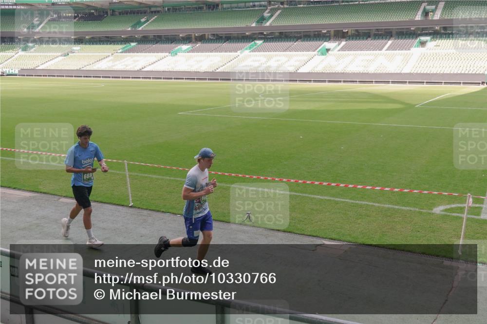13.09.2026 - 21. swb-Marathon Bremen Michael Burmester http://msf.ph/oto/10330766 13.09.2026 13:02:19 Laufen im Stadion 150, 282, 318, 440, 531, 722, 930, 936, 946, 1006, 1067, 1163, 1250, 1436, 1448, 1460, 1582, 1611, 1896, 2033, 2047, 2062, 2276, 2292, 2345, 2364, 2370, 2378, 2409, 2421, 2491, 2513, 2561, 2627, 2638, 2666, 2668, 2779, 2900, 2987, 3013, 3044, 3114, 3163, 3164, 3187, 3248, 3258, 3294, 3334, 3372, 3374, 3375, 3392, 3460, 3496, 3524, 3526, 3527, 3576, 3585, 3603, 3667, 3721, 3806, 3852, 3893, 3938, 3970, 3983, 4000, 4077, 4133, 4506, 4558 meine-sportfotos.de