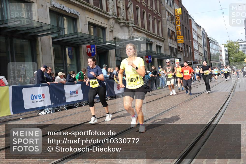13.09.2026 - 21. swb-Marathon Bremen Strokosch-Dieckow http://msf.ph/oto/10330772 13.09.2026 11:02:52 Ziel 10092, 10150, 10185, 10195, 10237, 10528, 10531, 10598, 10715, 10724, 10727, 10731, 10959, 11070, 11095, 11313, 11493, 11676, 11697, 11830, 11836, 12068, 12184, 12185, 12214, 12421, 12432, 12448, 12483, 10190, 10296, 10633, 10783, 10945, 10954, 10955, 10985, 11096, 11107, 11261, 11508, 11554, 11564, 11662, 11697, 11701, 11719, 11730, 11776, 11785, 11945, 12071, 12154, 12247, 12252, 12429, 12451, 12465, 12489 meine-sportfotos.de