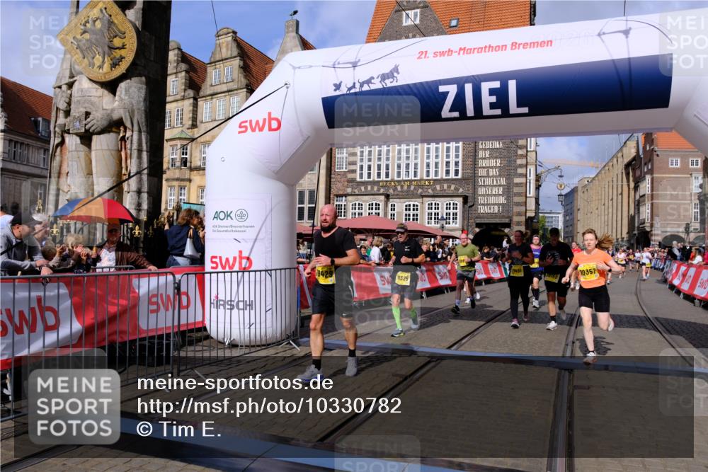 13.09.2026 - 21. swb-Marathon Bremen Tim E. http://msf.ph/oto/10330782 13.09.2026 11:04:07 Ziel 10090, 10091, 10152, 10327, 10357, 10403, 10429, 10569, 10607, 10659, 10720, 10796, 10918, 10950, 11149, 11319, 11325, 11451, 11470, 11471, 11511, 11595, 11618, 11868, 11967, 12074, 12260, 12392, 12433, 12504 meine-sportfotos.de