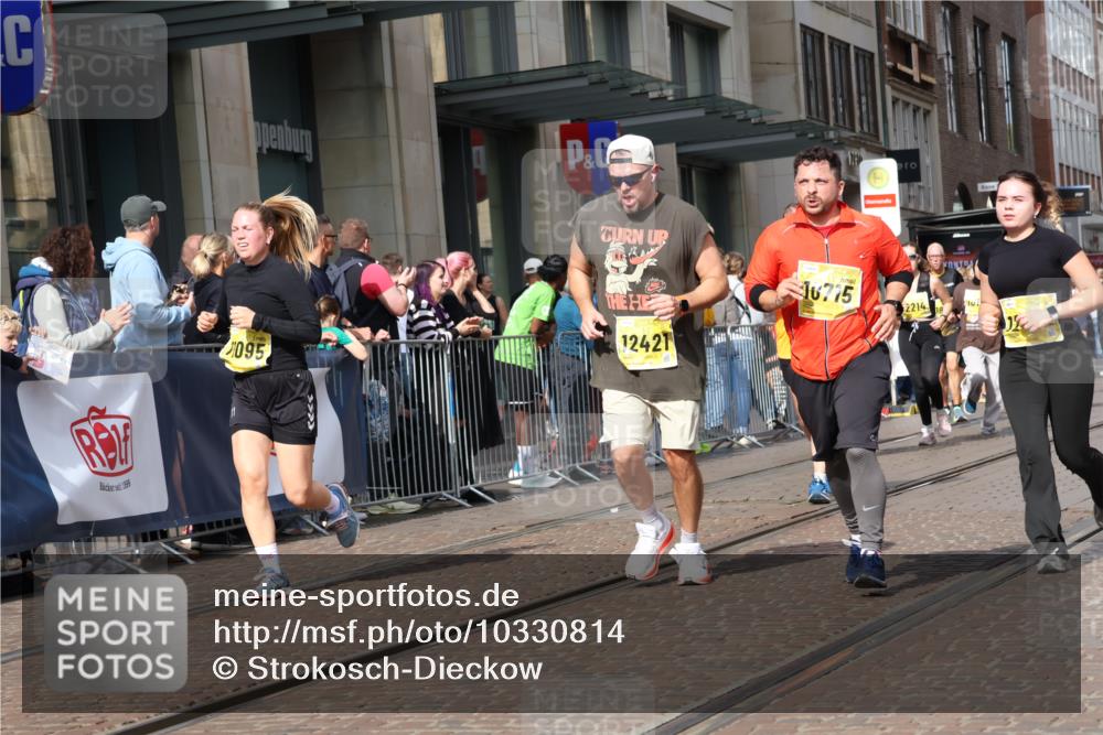 13.09.2026 - 21. swb-Marathon Bremen Strokosch-Dieckow http://msf.ph/oto/10330814 13.09.2026 11:02:53 Ziel 10092, 10150, 10185, 10195, 10237, 10528, 10531, 10598, 10715, 10724, 10727, 10731, 10959, 11070, 11095, 11313, 11493, 11676, 11830, 11836, 12068, 12184, 12185, 12214, 12421, 12432, 12448, 12483, 10190, 10296, 10633, 10783, 10945, 10954, 10955, 10985, 11096, 11107, 11261, 11313, 11554, 11564, 11662, 11697, 11701, 11719, 11730, 11776, 11785, 11945, 12071, 12154, 12247, 12252, 12429, 12448, 12451, 12465, 12489 meine-sportfotos.de