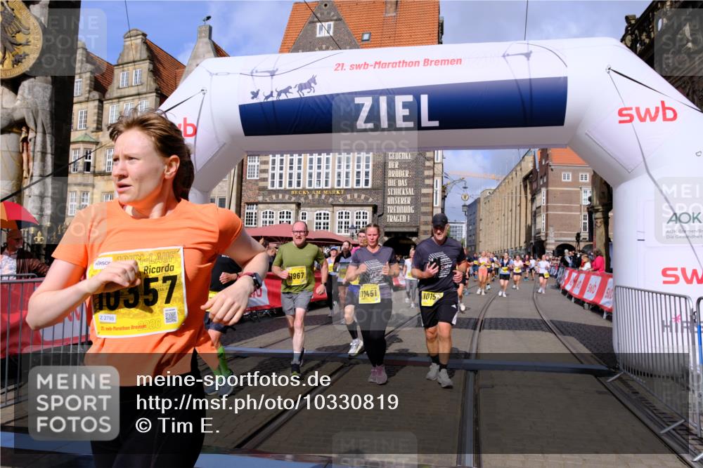 13.09.2026 - 21. swb-Marathon Bremen Tim E. http://msf.ph/oto/10330819 13.09.2026 11:04:08 Ziel 10090, 10091, 10152, 10327, 10357, 10403, 10429, 10607, 10659, 10720, 10796, 10918, 10950, 11149, 11319, 11325, 11451, 11470, 11471, 11511, 11595, 11618, 11868, 11967, 12260, 12392, 12433, 12504 meine-sportfotos.de