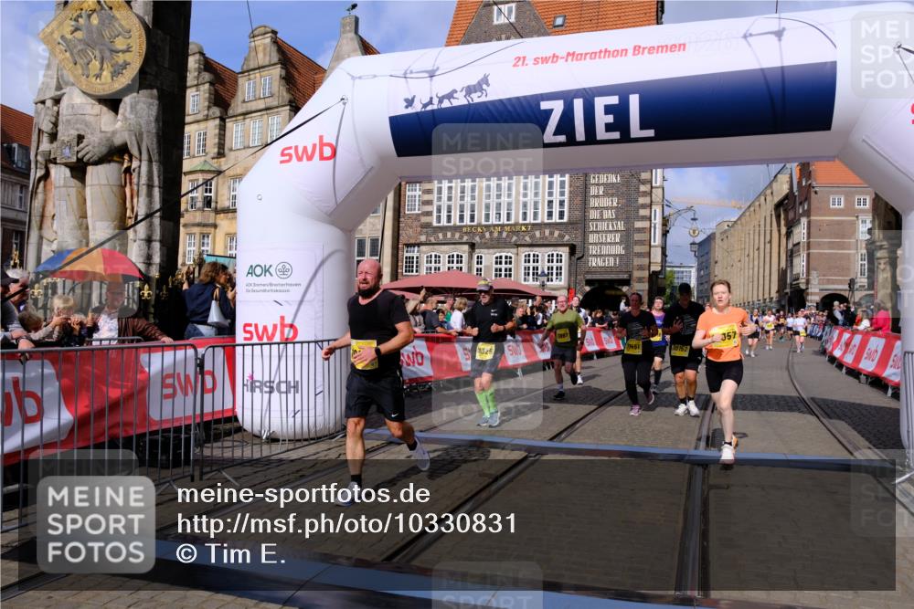 13.09.2026 - 21. swb-Marathon Bremen Tim E. http://msf.ph/oto/10330831 13.09.2026 11:04:07 Ziel 10090, 10091, 10152, 10327, 10357, 10403, 10429, 10569, 10607, 10659, 10720, 10796, 10918, 10950, 11149, 11319, 11325, 11451, 11470, 11471, 11511, 11595, 11618, 11868, 11967, 12074, 12260, 12392, 12433, 12504 meine-sportfotos.de