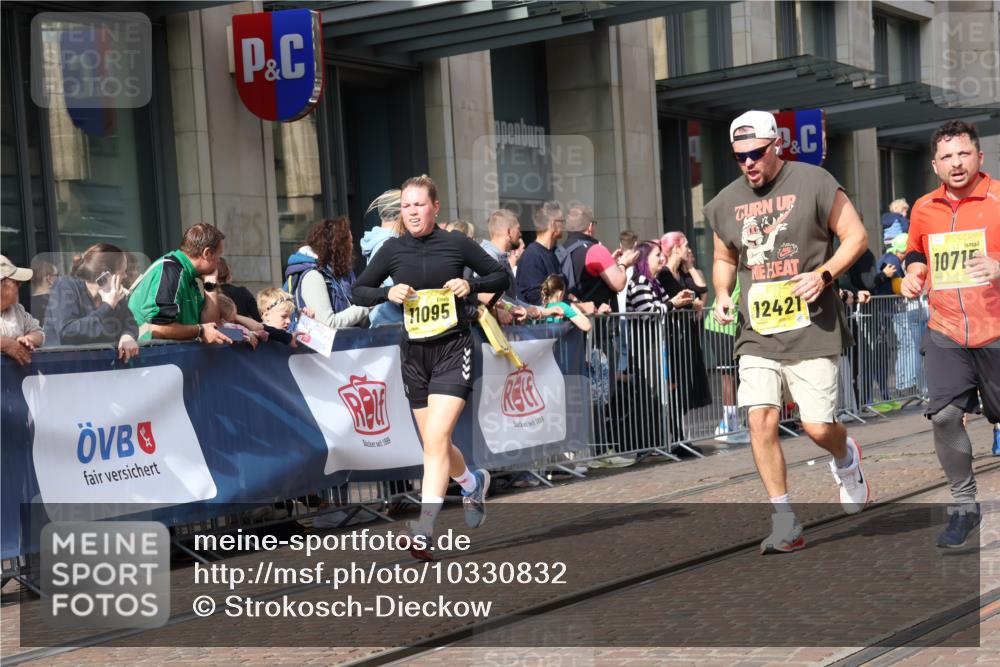 13.09.2026 - 21. swb-Marathon Bremen Strokosch-Dieckow http://msf.ph/oto/10330832 13.09.2026 11:02:54 Ziel 10092, 10150, 10185, 10195, 10237, 10309, 10528, 10531, 10598, 10715, 10724, 10727, 10731, 10904, 10959, 11070, 11095, 11493, 11676, 11830, 11836, 12068, 12184, 12185, 12214, 12421, 12432, 12483, 12611, 10190, 10296, 10633, 10731, 10783, 10945, 10954, 10955, 10985, 11096, 11107, 11261, 11313, 11564, 11662, 11697, 11701, 11719, 11730, 11776, 11785, 11945, 12071, 12154, 12247, 12429, 12448, 12451, 12465 meine-sportfotos.de