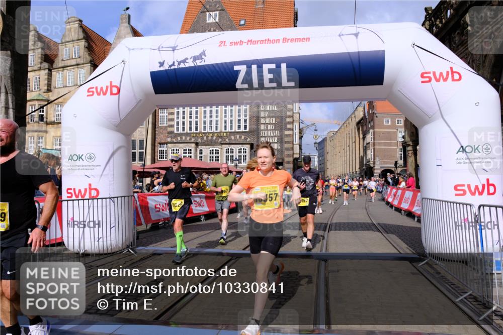 13.09.2026 - 21. swb-Marathon Bremen Tim E. http://msf.ph/oto/10330841 13.09.2026 11:04:08 Ziel 10090, 10091, 10152, 10327, 10357, 10403, 10429, 10607, 10659, 10720, 10796, 10918, 10950, 11149, 11319, 11325, 11451, 11470, 11471, 11511, 11595, 11618, 11868, 11967, 12260, 12392, 12433, 12504 meine-sportfotos.de