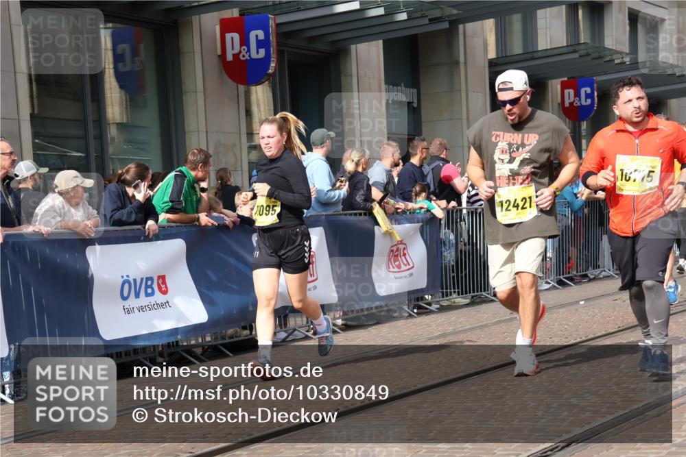 13.09.2026 - 21. swb-Marathon Bremen Strokosch-Dieckow http://msf.ph/oto/10330849 13.09.2026 11:02:54 Ziel 10092, 10150, 10185, 10195, 10237, 10309, 10528, 10531, 10598, 10715, 10724, 10727, 10731, 10904, 10959, 11070, 11095, 11493, 11676, 11830, 11836, 12068, 12184, 12185, 12214, 12421, 12432, 12483, 12611, 10190, 10296, 10633, 10731, 10783, 10945, 10954, 10955, 10985, 11096, 11107, 11261, 11313, 11564, 11662, 11697, 11701, 11719, 11730, 11776, 11785, 11945, 12071, 12154, 12247, 12429, 12448, 12451, 12465 meine-sportfotos.de