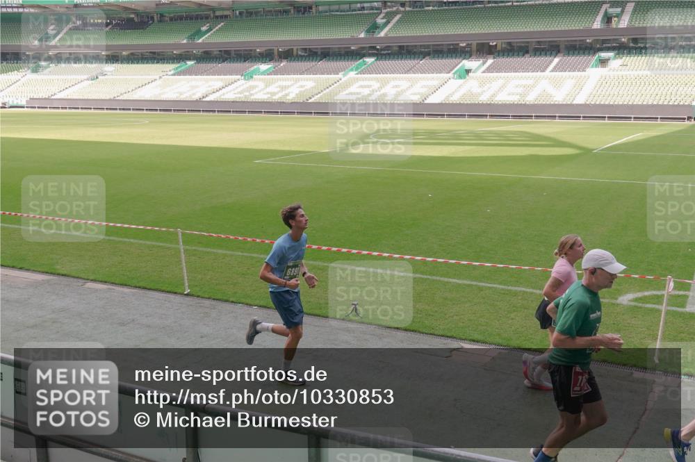 13.09.2026 - 21. swb-Marathon Bremen Michael Burmester http://msf.ph/oto/10330853 13.09.2026 13:02:24 Laufen im Stadion 150, 282, 318, 440, 531, 722, 930, 936, 946, 1006, 1014, 1067, 1163, 1250, 1436, 1448, 1460, 1582, 1611, 1896, 2033, 2047, 2062, 2276, 2292, 2345, 2364, 2370, 2378, 2421, 2491, 2513, 2561, 2627, 2638, 2666, 2668, 2779, 2900, 2987, 3013, 3044, 3114, 3135, 3163, 3164, 3187, 3248, 3258, 3294, 3334, 3372, 3374, 3375, 3392, 3460, 3496, 3526, 3527, 3576, 3585, 3603, 3667, 3721, 3806, 3852, 3893, 3938, 3970, 3983, 4000, 4077, 4133, 4506, 4558 meine-sportfotos.de