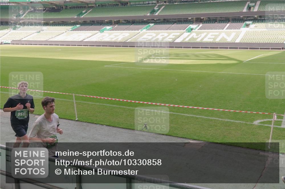 13.09.2026 - 21. swb-Marathon Bremen Michael Burmester http://msf.ph/oto/10330858 13.09.2026 13:02:26 Laufen im Stadion 150, 282, 318, 440, 531, 722, 930, 936, 946, 1006, 1014, 1067, 1163, 1250, 1436, 1448, 1460, 1582, 1611, 1896, 2033, 2047, 2062, 2276, 2292, 2345, 2364, 2370, 2378, 2421, 2491, 2513, 2561, 2627, 2638, 2666, 2668, 2779, 2900, 2987, 3013, 3044, 3114, 3135, 3163, 3164, 3187, 3248, 3258, 3294, 3334, 3372, 3374, 3375, 3392, 3460, 3496, 3526, 3527, 3576, 3585, 3603, 3667, 3721, 3806, 3852, 3893, 3938, 3970, 3983, 4000, 4077, 4133, 4506, 4558 meine-sportfotos.de