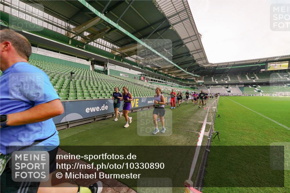 13.09.2026 - 21. swb-Marathon Bremen Michael Burmester http://msf.ph/oto/10330890 13.09.2026 13:36:52 Laufen im Stadion 421, 444, 491, 590, 657, 756, 799, 1015, 1132, 1135, 1279, 1432, 1620, 1726, 1734, 1762, 1887, 1934, 1951, 1977, 2060, 2078, 2227, 2578, 2639, 2688, 2789, 2842, 2892, 2933, 2939, 3161, 3169, 3178, 3299, 3303, 3408, 3427, 3463, 3472, 3498, 3499, 3555, 3570, 3573, 3588, 3640, 3731, 3779, 3801, 3839, 3985, 3992, 3993, 4084, 4145, 4200, 4210, 4252, 4290, 4416, 4464, 4538, 4801, 4845, 4880, 5000, 5034, 5145, 5182, 5210, 5332, 5461, 5536, 5679, 5818 meine-sportfotos.de