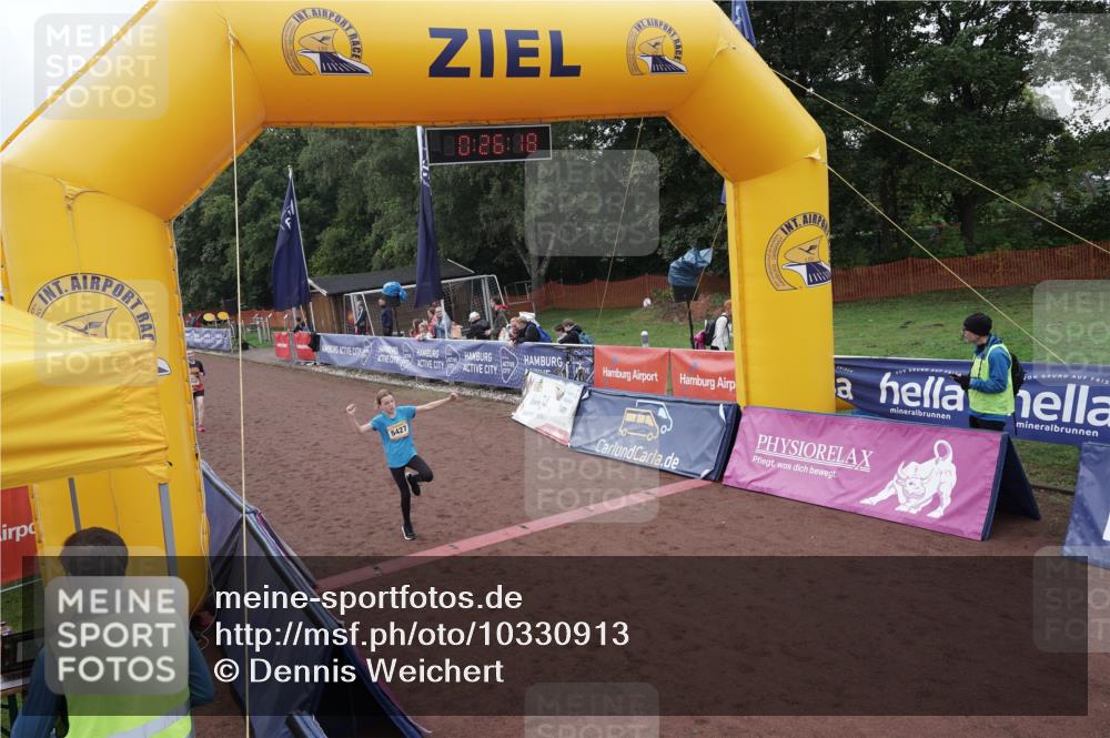 13.09.2026 - Airport Race Dennis Weichert http://msf.ph/oto/10330913 13.09.2026 10:26:51 Ziel 5271, 5297, 5327, 5427 meine-sportfotos.de