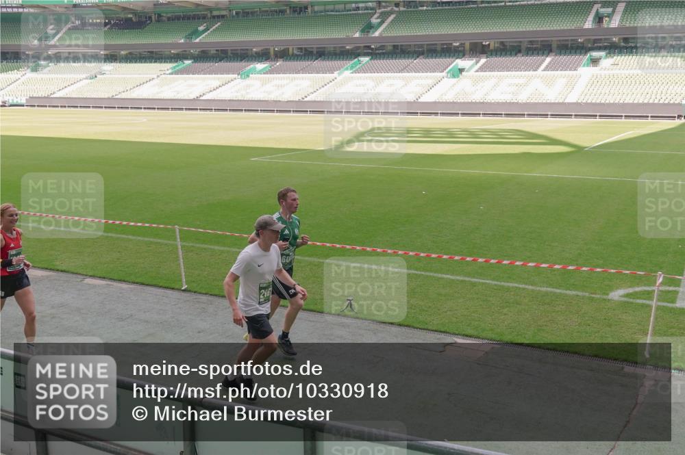 13.09.2026 - 21. swb-Marathon Bremen Michael Burmester http://msf.ph/oto/10330918 13.09.2026 13:02:35 Laufen im Stadion 150, 282, 440, 531, 722, 762, 930, 936, 940, 946, 1006, 1014, 1067, 1163, 1250, 1436, 1448, 1460, 1582, 1611, 1896, 2033, 2047, 2062, 2276, 2292, 2345, 2364, 2378, 2421, 2491, 2513, 2638, 2666, 2668, 2779, 2900, 2987, 3013, 3044, 3114, 3135, 3163, 3164, 3187, 3248, 3258, 3294, 3334, 3360, 3372, 3374, 3375, 3392, 3460, 3496, 3526, 3527, 3576, 3585, 3603, 3667, 3721, 3806, 3852, 3893, 3938, 3970, 3983, 4000, 4077, 4133, 4506, 4558 meine-sportfotos.de