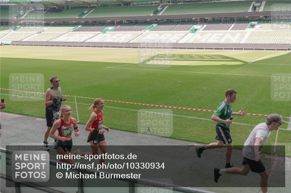 13.09.2026 - 21. swb-Marathon Bremen Michael Burmester http://msf.ph/oto/10330934 13.09.2026 13:02:35 Laufen im Stadion 150, 282, 440, 531, 722, 762, 930, 936, 940, 946, 1006, 1014, 1067, 1163, 1250, 1436, 1448, 1460, 1582, 1611, 1896, 2033, 2047, 2062, 2276, 2292, 2345, 2364, 2378, 2421, 2491, 2513, 2638, 2666, 2668, 2779, 2900, 2987, 3013, 3044, 3114, 3135, 3163, 3164, 3187, 3248, 3258, 3294, 3334, 3360, 3372, 3374, 3375, 3392, 3460, 3496, 3526, 3527, 3576, 3585, 3603, 3667, 3721, 3806, 3852, 3893, 3938, 3970, 3983, 4000, 4077, 4133, 4506, 4558 meine-sportfotos.de