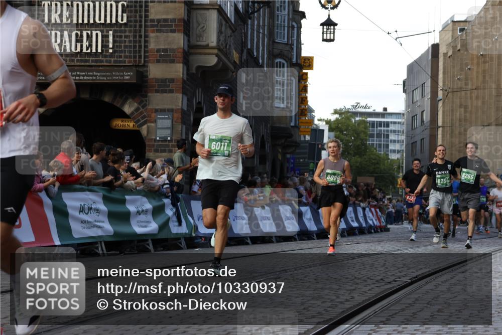 13.09.2026 - 21. swb-Marathon Bremen Strokosch-Dieckow http://msf.ph/oto/10330937 13.09.2026 13:15:19 Ziel 889, 1510, 1748, 2383, 3206, 3504, 3717, 4226, 4382, 4569, 4968, 4992, 5294, 5298, 5315, 5417, 5471, 5796, 6351, 6379, 6404, 6521, 6528, 6717, 7190, 7432, 8238, 8409, 9338, 9363, 9523, 9797, 13141, 1445, 3346, 4212, 4646, 4653, 4663, 6162, 6526, 7203, 7291, 7346, 7992, 8086, 8254, 8255, 9391 meine-sportfotos.de