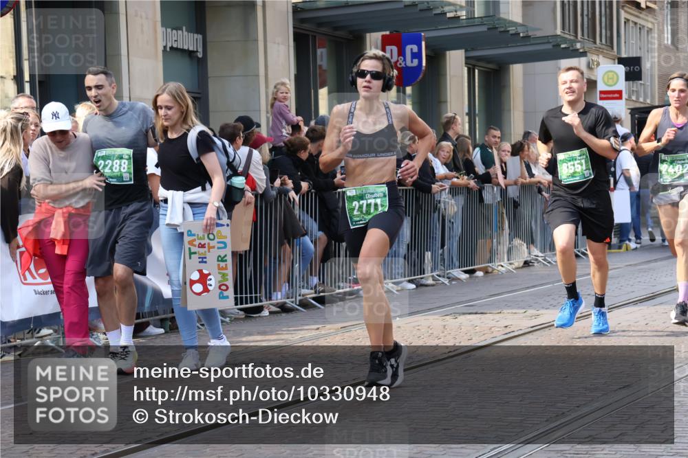 13.09.2026 - 21. swb-Marathon Bremen Strokosch-Dieckow http://msf.ph/oto/10330948 13.09.2026 13:22:26 Ziel 388, 913, 1963, 2040, 2402, 2481, 2771, 2806, 3145, 3560, 4483, 4697, 6707, 6737, 6792, 6891, 7586, 8547, 8551, 8646, 8694, 9090, 9510, 1601, 1645, 1933, 2499, 3021, 3855, 4204, 4211, 4697, 6621, 7625, 7917, 8447, 8574, 9668, 9839 meine-sportfotos.de