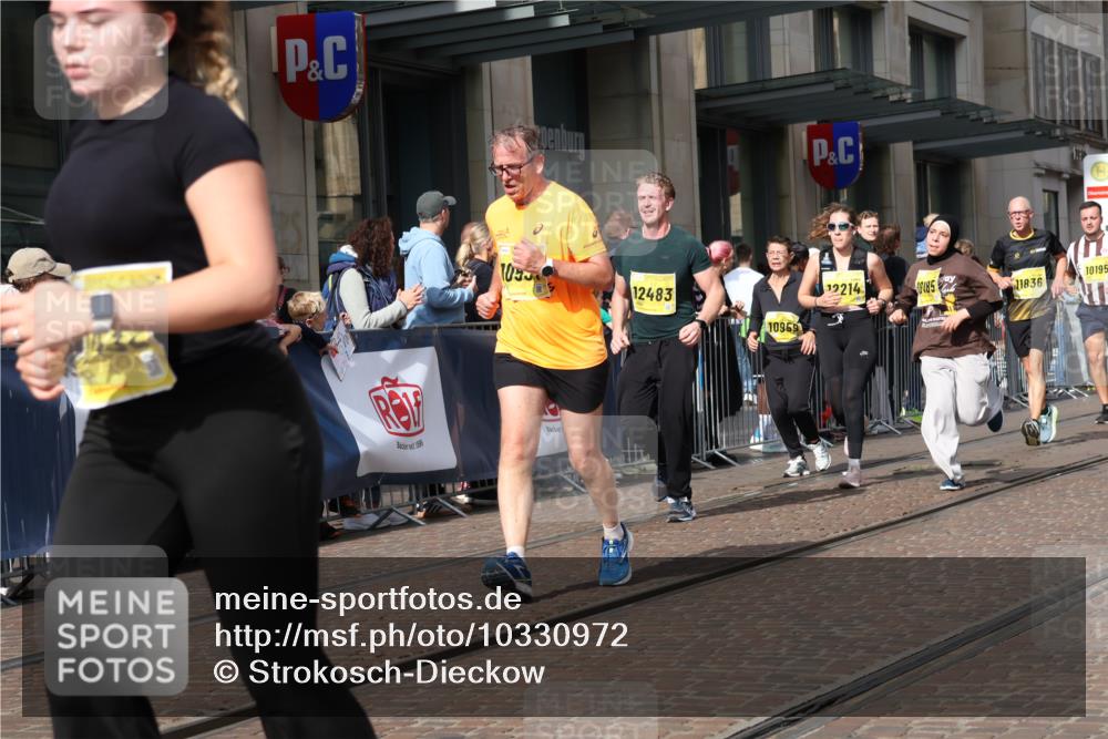 13.09.2026 - 21. swb-Marathon Bremen Strokosch-Dieckow http://msf.ph/oto/10330972 13.09.2026 11:02:56 Ziel 10092, 10150, 10185, 10187, 10195, 10237, 10309, 10528, 10531, 10598, 10715, 10724, 10727, 10904, 10959, 11070, 11095, 11493, 11598, 11676, 11773, 11830, 11836, 12068, 12184, 12185, 12214, 12421, 12432, 12483, 12611, 10190, 10296, 10633, 10731, 10783, 10945, 10954, 10955, 10985, 11096, 11107, 11261, 11313, 11564, 11662, 11697, 11701, 11719, 11730, 11776, 11785, 12071, 12154, 12247, 12429, 12448, 12451, 12465 meine-sportfotos.de