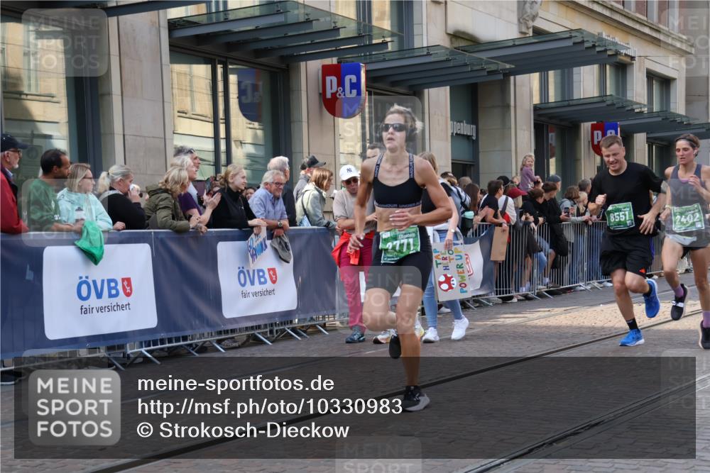 13.09.2026 - 21. swb-Marathon Bremen Strokosch-Dieckow http://msf.ph/oto/10330983 13.09.2026 13:22:27 Ziel 388, 913, 1963, 2040, 2402, 2481, 2771, 2806, 3145, 3560, 4483, 6707, 6737, 6792, 6891, 7586, 8547, 8551, 8646, 8694, 9090, 9510, 1601, 1645, 1933, 2499, 3021, 3855, 4204, 4211, 4697, 6621, 7625, 7917, 8447, 8574, 9668, 9839 meine-sportfotos.de