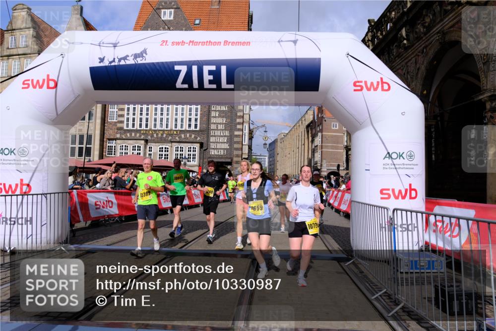 13.09.2026 - 21. swb-Marathon Bremen Tim E. http://msf.ph/oto/10330987 13.09.2026 11:04:13 Ziel 10152, 10357, 10403, 10429, 10607, 10659, 10720, 10726, 10796, 10912, 10913, 10918, 11149, 11319, 11325, 11451, 11470, 11471, 11511, 11618, 11868, 11967, 12140, 12260, 12392, 12433, 12504 meine-sportfotos.de