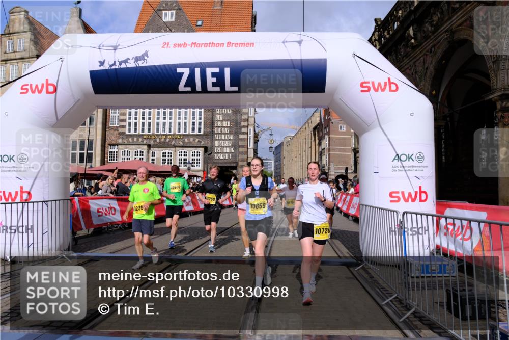 13.09.2026 - 21. swb-Marathon Bremen Tim E. http://msf.ph/oto/10330998 13.09.2026 11:04:14 Ziel 10152, 10357, 10403, 10429, 10607, 10659, 10720, 10726, 10796, 10912, 10913, 10918, 11149, 11318, 11319, 11325, 11451, 11470, 11471, 11511, 11618, 11868, 11909, 11967, 12140, 12260, 12392, 12433, 12504 meine-sportfotos.de