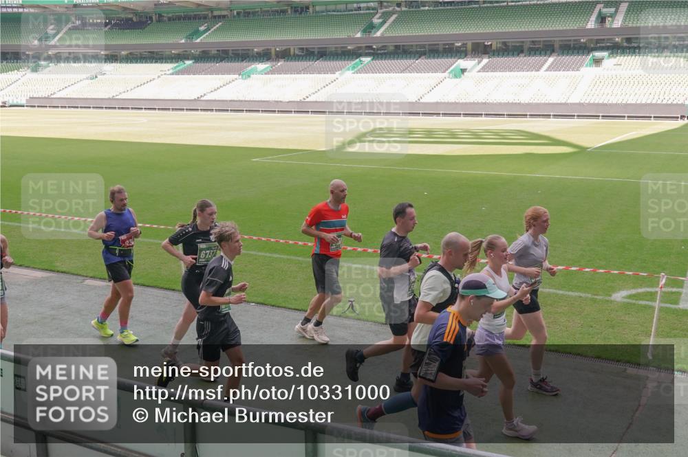 13.09.2026 - 21. swb-Marathon Bremen Michael Burmester http://msf.ph/oto/10331000 13.09.2026 13:02:40 Laufen im Stadion 150, 282, 531, 596, 722, 762, 930, 936, 940, 946, 1006, 1014, 1067, 1163, 1250, 1436, 1448, 1458, 1460, 1582, 1611, 1896, 2033, 2047, 2062, 2276, 2292, 2345, 2364, 2378, 2421, 2491, 2513, 2625, 2638, 2666, 2668, 2779, 2900, 2934, 2987, 3013, 3044, 3114, 3135, 3163, 3164, 3187, 3248, 3258, 3294, 3334, 3360, 3372, 3374, 3392, 3460, 3496, 3510, 3526, 3527, 3576, 3585, 3597, 3603, 3667, 3721, 3806, 3846, 3852, 3859, 3893, 3938, 3970, 3983, 4000, 4077, 4133, 4506, 4558 meine-sportfotos.de
