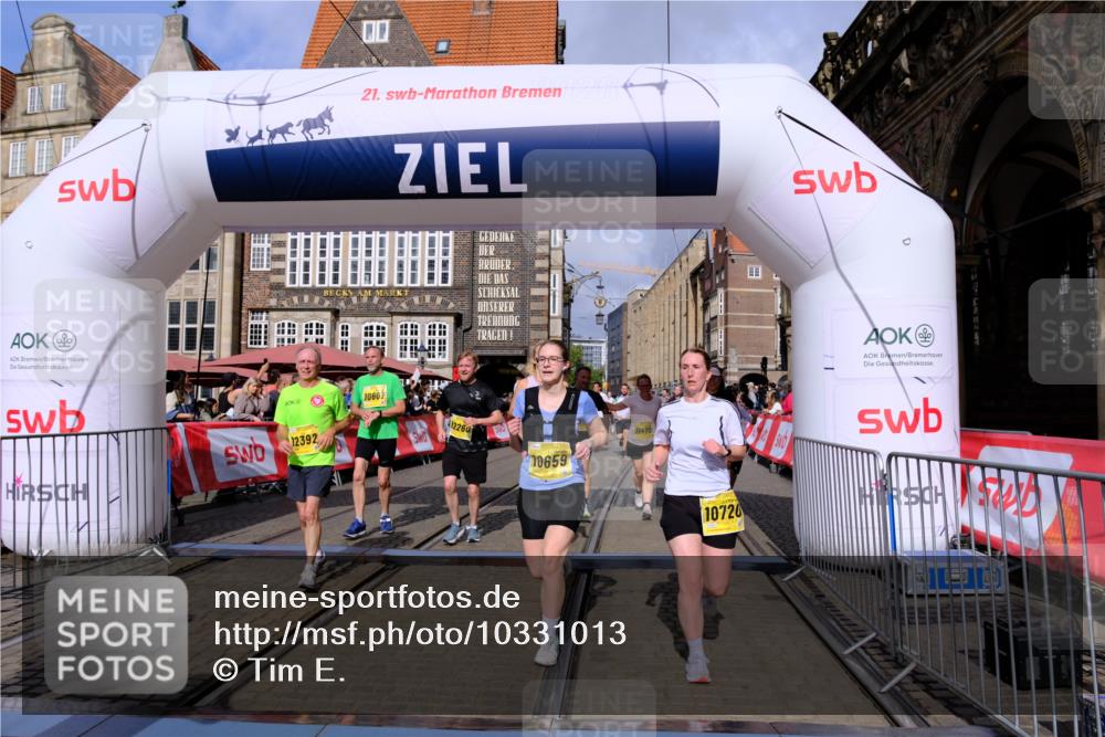 13.09.2026 - 21. swb-Marathon Bremen Tim E. http://msf.ph/oto/10331013 13.09.2026 11:04:14 Ziel 10152, 10357, 10403, 10429, 10607, 10659, 10720, 10726, 10796, 10912, 10913, 10918, 11149, 11318, 11319, 11325, 11451, 11470, 11471, 11511, 11618, 11868, 11909, 11967, 12140, 12260, 12392, 12433, 12504 meine-sportfotos.de