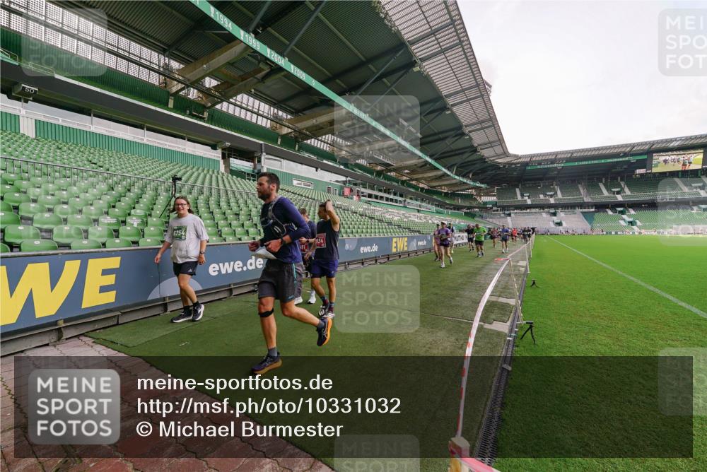 13.09.2026 - 21. swb-Marathon Bremen Michael Burmester http://msf.ph/oto/10331032 13.09.2026 13:37:15 Laufen im Stadion 144, 360, 410, 421, 444, 491, 590, 756, 799, 848, 971, 1015, 1132, 1135, 1279, 1432, 1620, 1734, 1762, 1887, 1934, 1951, 2060, 2078, 2227, 2639, 2688, 2772, 2842, 2892, 2933, 2939, 3161, 3169, 3178, 3299, 3303, 3408, 3427, 3463, 3498, 3499, 3570, 3573, 3588, 3640, 3646, 3731, 3779, 3839, 3919, 3985, 3992, 3993, 4084, 4145, 4210, 4252, 4416, 4464, 4538, 4801, 4845, 4939, 5034, 5145, 5166, 5182, 5210, 5332, 5461, 5536, 5679 meine-sportfotos.de