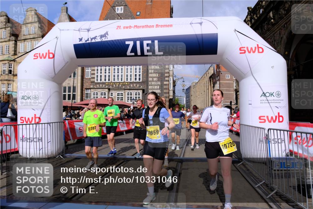 13.09.2026 - 21. swb-Marathon Bremen Tim E. http://msf.ph/oto/10331046 13.09.2026 11:04:14 Ziel 10152, 10357, 10403, 10429, 10607, 10659, 10720, 10726, 10796, 10912, 10913, 10918, 11149, 11318, 11319, 11325, 11451, 11470, 11471, 11511, 11618, 11868, 11909, 11967, 12140, 12260, 12392, 12433, 12504 meine-sportfotos.de