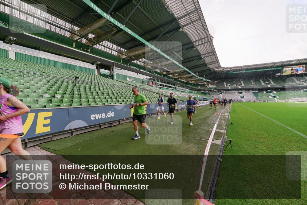 13.09.2026 - 21. swb-Marathon Bremen Michael Burmester http://msf.ph/oto/10331060 13.09.2026 13:37:20 Laufen im Stadion 144, 360, 410, 421, 444, 491, 590, 756, 799, 848, 971, 1015, 1132, 1135, 1279, 1620, 1734, 1762, 1887, 1934, 1951, 2060, 2078, 2227, 2639, 2688, 2772, 2842, 2892, 2933, 2939, 3161, 3169, 3178, 3299, 3303, 3408, 3427, 3463, 3498, 3499, 3570, 3573, 3588, 3640, 3646, 3731, 3779, 3839, 3919, 3985, 3992, 3993, 4084, 4145, 4210, 4252, 4314, 4416, 4464, 4538, 4801, 4845, 4939, 5034, 5145, 5166, 5182, 5210, 5332, 5461, 5536, 5679, 170 meine-sportfotos.de