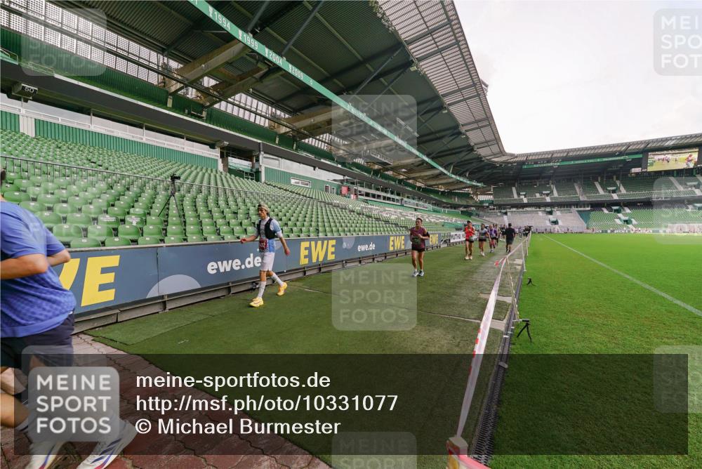 13.09.2026 - 21. swb-Marathon Bremen Michael Burmester http://msf.ph/oto/10331077 13.09.2026 13:37:23 Laufen im Stadion 144, 284, 360, 410, 421, 444, 491, 590, 756, 799, 848, 971, 1015, 1132, 1135, 1279, 1620, 1734, 1762, 1887, 1934, 1951, 2060, 2078, 2227, 2639, 2688, 2772, 2842, 2892, 2939, 3161, 3169, 3178, 3299, 3303, 3408, 3427, 3463, 3498, 3499, 3570, 3573, 3640, 3646, 3731, 3779, 3839, 3919, 3985, 3992, 3993, 4084, 4145, 4210, 4252, 4314, 4416, 4464, 4538, 4767, 4801, 4845, 4939, 5034, 5145, 5166, 5182, 5210, 5332, 5461, 5536, 5679, 170 meine-sportfotos.de