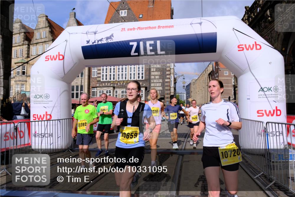 13.09.2026 - 21. swb-Marathon Bremen Tim E. http://msf.ph/oto/10331095 13.09.2026 11:04:14 Ziel 10152, 10357, 10403, 10429, 10607, 10659, 10720, 10726, 10796, 10912, 10913, 10918, 11149, 11318, 11319, 11325, 11451, 11470, 11471, 11511, 11618, 11868, 11909, 11967, 12140, 12260, 12392, 12433, 12504 meine-sportfotos.de