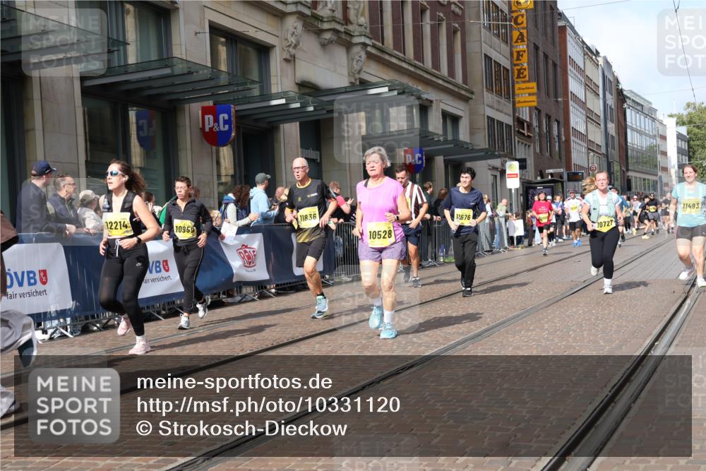 13.09.2026 - 21. swb-Marathon Bremen Strokosch-Dieckow http://msf.ph/oto/10331120 13.09.2026 11:02:59 Ziel 10092, 10150, 10187, 10195, 10237, 10309, 10528, 10531, 10598, 10715, 10724, 10727, 10904, 10959, 11070, 11493, 11598, 11676, 11773, 11830, 11836, 12068, 12184, 12185, 12214, 12421, 12432, 12483, 12611, 10185, 10190, 10296, 10633, 10715, 10731, 10783, 10945, 10954, 10955, 10985, 11095, 11096, 11107, 11313, 11564, 11697, 11701, 11719, 11730, 11776, 11785, 12071, 12154, 12247, 12421, 12432, 12448, 12451, 12465 meine-sportfotos.de