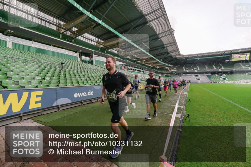 13.09.2026 - 21. swb-Marathon Bremen Michael Burmester http://msf.ph/oto/10331132 13.09.2026 13:37:34 Laufen im Stadion 144, 284, 360, 398, 410, 421, 444, 491, 590, 756, 799, 848, 971, 983, 1132, 1135, 1279, 1620, 1734, 1762, 1887, 1934, 1951, 2060, 2078, 2227, 2376, 2639, 2642, 2687, 2772, 2842, 2892, 2925, 2926, 2939, 3161, 3169, 3178, 3299, 3303, 3408, 3427, 3463, 3498, 3499, 3570, 3573, 3640, 3646, 3731, 3779, 3839, 3919, 3985, 3992, 3993, 4084, 4145, 4147, 4148, 4210, 4252, 4314, 4416, 4464, 4538, 4767, 4801, 4845, 4863, 4939, 5034, 5138, 5145, 5166, 5182, 5210, 5453, 5461, 5536, 5679, 170 meine-sportfotos.de
