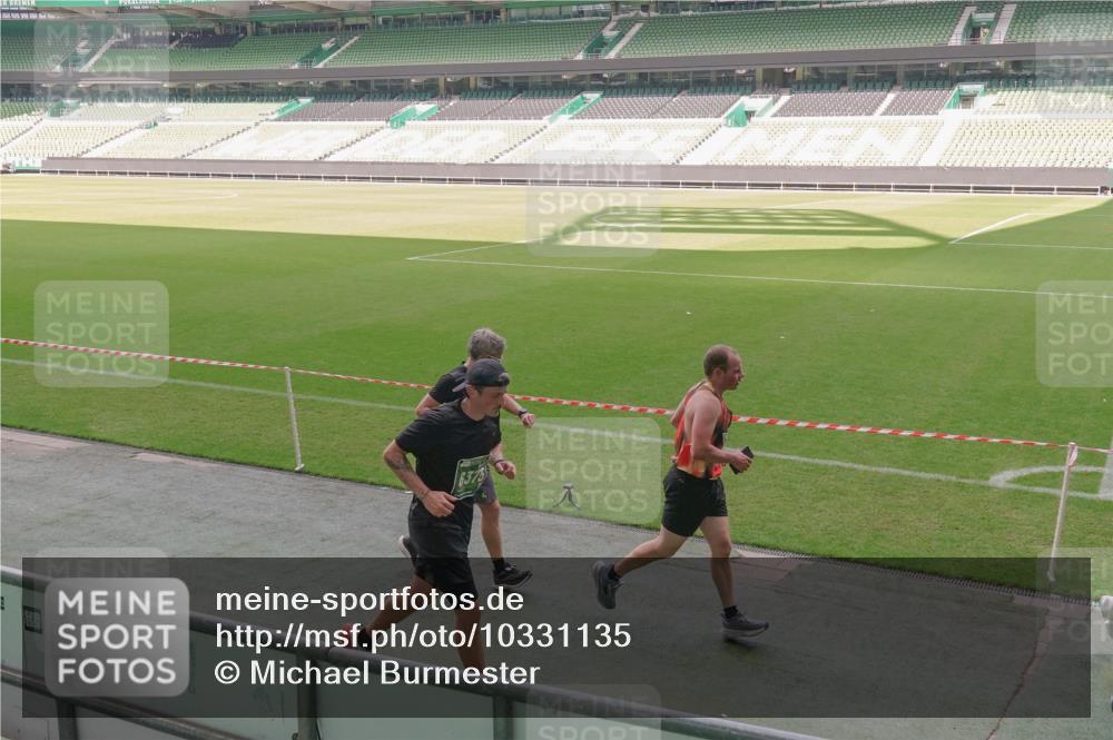 13.09.2026 - 21. swb-Marathon Bremen Michael Burmester http://msf.ph/oto/10331135 13.09.2026 13:02:48 Laufen im Stadion 150, 488, 531, 596, 722, 762, 930, 936, 940, 946, 1006, 1014, 1067, 1163, 1250, 1436, 1458, 1460, 1611, 1771, 1896, 2033, 2047, 2062, 2276, 2292, 2345, 2364, 2378, 2421, 2434, 2513, 2625, 2638, 2666, 2668, 2779, 2900, 2934, 2977, 2987, 3013, 3044, 3114, 3135, 3163, 3164, 3187, 3248, 3258, 3294, 3334, 3360, 3374, 3392, 3402, 3460, 3496, 3510, 3527, 3576, 3585, 3597, 3603, 3618, 3667, 3721, 3806, 3846, 3852, 3859, 3893, 3938, 3970, 3983, 4000, 4077, 4133, 4506, 4558 meine-sportfotos.de