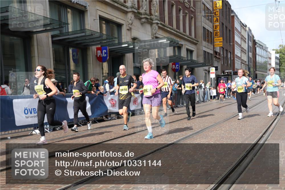 13.09.2026 - 21. swb-Marathon Bremen Strokosch-Dieckow http://msf.ph/oto/10331144 13.09.2026 11:03:00 Ziel 10092, 10150, 10187, 10195, 10237, 10309, 10528, 10531, 10598, 10724, 10727, 10904, 10959, 11070, 11493, 11598, 11676, 11773, 11830, 11836, 12068, 12184, 12185, 12214, 12483, 12611, 10185, 10190, 10296, 10633, 10715, 10731, 10783, 10945, 10954, 10955, 10985, 11095, 11096, 11107, 11313, 11564, 11697, 11701, 11719, 11730, 11776, 11785, 12071, 12154, 12247, 12421, 12432, 12448, 12451, 12465, 12483 meine-sportfotos.de