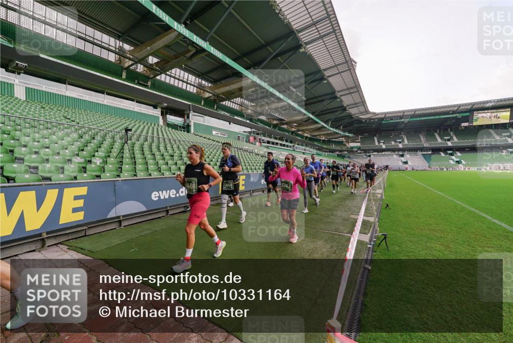 13.09.2026 - 21. swb-Marathon Bremen Michael Burmester http://msf.ph/oto/10331164 13.09.2026 13:37:38 Laufen im Stadion 144, 284, 360, 398, 410, 421, 444, 491, 590, 756, 799, 848, 971, 983, 1132, 1135, 1279, 1620, 1734, 1762, 1887, 1934, 1951, 2060, 2078, 2227, 2376, 2639, 2642, 2687, 2772, 2842, 2892, 2925, 2926, 2939, 3169, 3178, 3299, 3303, 3408, 3427, 3499, 3570, 3640, 3646, 3731, 3779, 3839, 3919, 3985, 3992, 3993, 4084, 4147, 4148, 4210, 4252, 4314, 4416, 4464, 4538, 4767, 4801, 4845, 4863, 4939, 5034, 5138, 5145, 5166, 5182, 5210, 5453, 5461, 5536, 5679, 6309, 170 meine-sportfotos.de