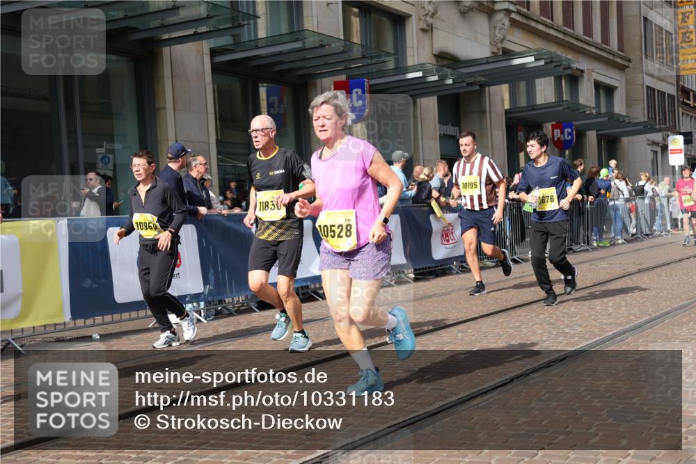 13.09.2026 - 21. swb-Marathon Bremen Strokosch-Dieckow http://msf.ph/oto/10331183 13.09.2026 11:03:00 Ziel 10092, 10150, 10187, 10195, 10237, 10309, 10528, 10531, 10598, 10724, 10727, 10904, 10959, 11070, 11493, 11598, 11676, 11773, 11830, 11836, 12068, 12184, 12185, 12214, 12483, 12611, 10185, 10190, 10296, 10633, 10715, 10731, 10783, 10945, 10954, 10955, 10985, 11095, 11096, 11107, 11313, 11564, 11697, 11701, 11719, 11730, 11776, 11785, 12071, 12154, 12247, 12421, 12432, 12448, 12451, 12465, 12483 meine-sportfotos.de