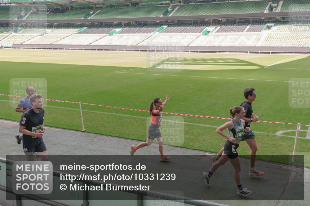 13.09.2026 - 21. swb-Marathon Bremen Michael Burmester http://msf.ph/oto/10331239 13.09.2026 13:02:54 Laufen im Stadion 150, 488, 531, 596, 722, 725, 762, 930, 936, 940, 946, 1006, 1014, 1067, 1163, 1250, 1436, 1458, 1460, 1611, 1771, 1896, 2033, 2047, 2062, 2223, 2276, 2292, 2345, 2364, 2378, 2421, 2434, 2513, 2625, 2638, 2666, 2668, 2779, 2900, 2934, 2977, 2987, 3013, 3044, 3114, 3135, 3163, 3164, 3187, 3248, 3258, 3294, 3334, 3360, 3392, 3402, 3460, 3496, 3510, 3527, 3576, 3585, 3597, 3603, 3618, 3667, 3721, 3806, 3846, 3852, 3859, 3893, 3938, 3970, 3983, 4000, 4077, 4133, 4506, 4558 meine-sportfotos.de
