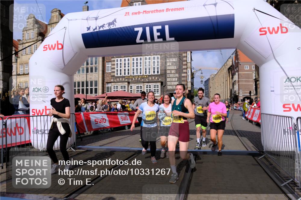 13.09.2026 - 21. swb-Marathon Bremen Tim E. http://msf.ph/oto/10331267 13.09.2026 11:04:23 Ziel 10291, 10390, 10403, 10516, 10607, 10659, 10671, 10672, 10720, 10726, 10912, 10913, 11149, 11221, 11318, 11319, 11470, 11471, 11511, 11539, 11618, 11726, 11909, 12001, 12103, 12113, 12140, 12260, 12276, 12392, 12433 meine-sportfotos.de