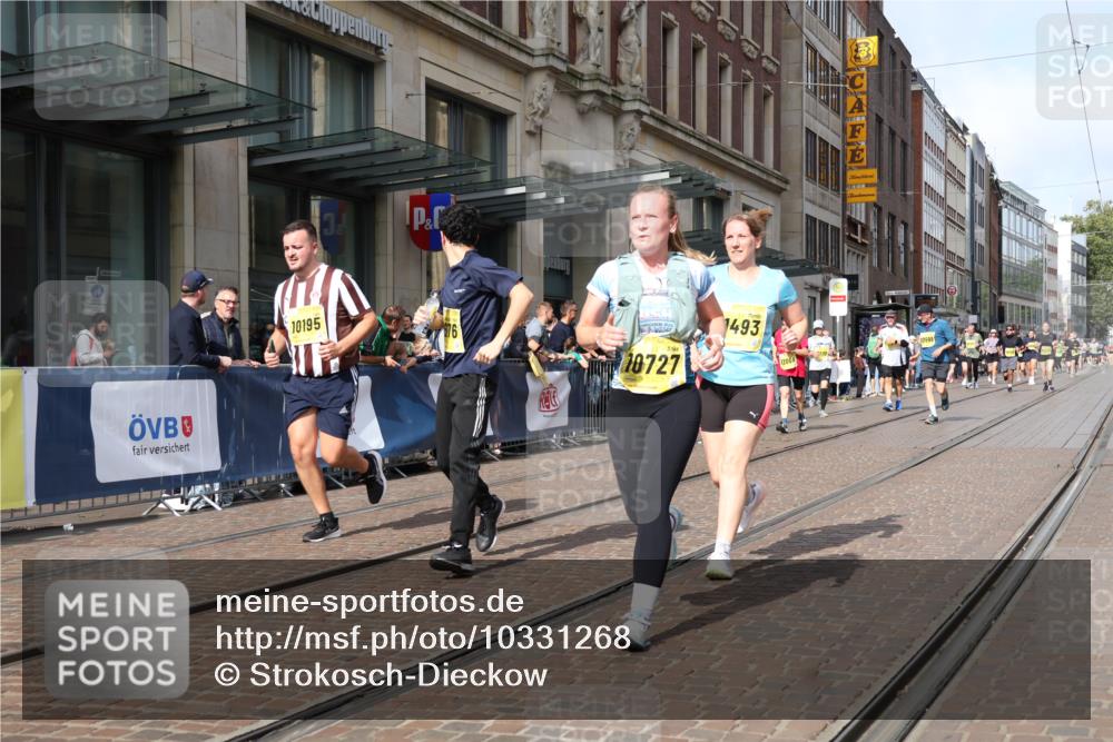 13.09.2026 - 21. swb-Marathon Bremen Strokosch-Dieckow http://msf.ph/oto/10331268 13.09.2026 11:03:02 Ziel 10092, 10150, 10187, 10195, 10237, 10309, 10528, 10531, 10598, 10724, 10727, 10904, 10959, 11070, 11211, 11411, 11493, 11598, 11676, 11773, 11830, 11836, 12068, 12184, 12185, 12214, 12611, 10185, 10190, 10296, 10633, 10715, 10731, 10783, 10945, 10954, 10955, 10985, 11095, 11096, 11107, 11313, 11564, 11697, 11701, 11719, 11730, 11776, 11785, 12071, 12247, 12421, 12432, 12448, 12451, 12465, 12483 meine-sportfotos.de