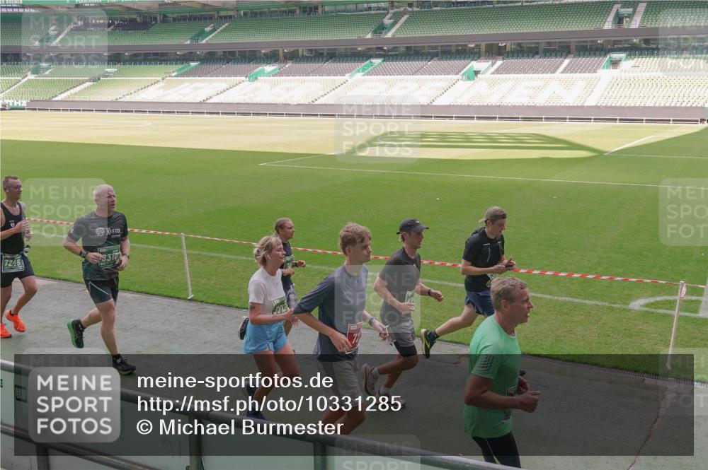 13.09.2026 - 21. swb-Marathon Bremen Michael Burmester http://msf.ph/oto/10331285 13.09.2026 13:02:57 Laufen im Stadion 150, 488, 531, 596, 722, 725, 762, 936, 940, 946, 1006, 1014, 1067, 1163, 1250, 1436, 1458, 1460, 1611, 1771, 2033, 2047, 2062, 2223, 2276, 2292, 2345, 2364, 2378, 2421, 2434, 2513, 2625, 2638, 2666, 2668, 2779, 2900, 2934, 2977, 2987, 3013, 3044, 3114, 3135, 3163, 3164, 3187, 3248, 3258, 3294, 3334, 3360, 3392, 3402, 3460, 3496, 3510, 3527, 3576, 3585, 3597, 3603, 3618, 3667, 3721, 3806, 3846, 3852, 3859, 3893, 3938, 3970, 3983, 4000, 4077, 4133, 4506, 4558 meine-sportfotos.de