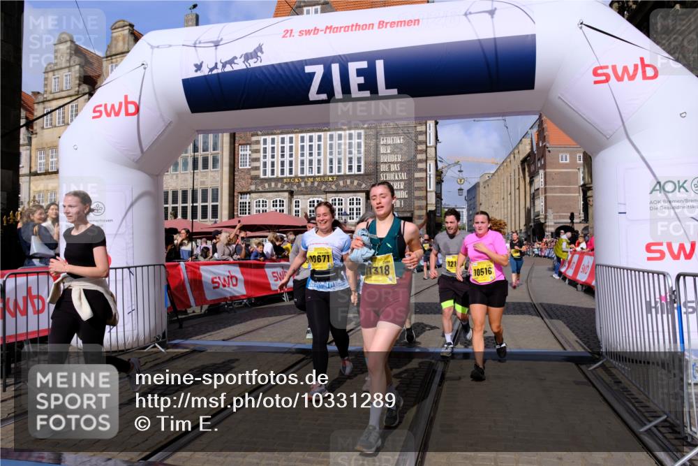 13.09.2026 - 21. swb-Marathon Bremen Tim E. http://msf.ph/oto/10331289 13.09.2026 11:04:23 Ziel 10291, 10390, 10403, 10516, 10607, 10659, 10671, 10672, 10720, 10726, 10912, 10913, 11149, 11221, 11318, 11319, 11470, 11471, 11511, 11539, 11618, 11726, 11909, 12001, 12103, 12113, 12140, 12260, 12276, 12392, 12433 meine-sportfotos.de