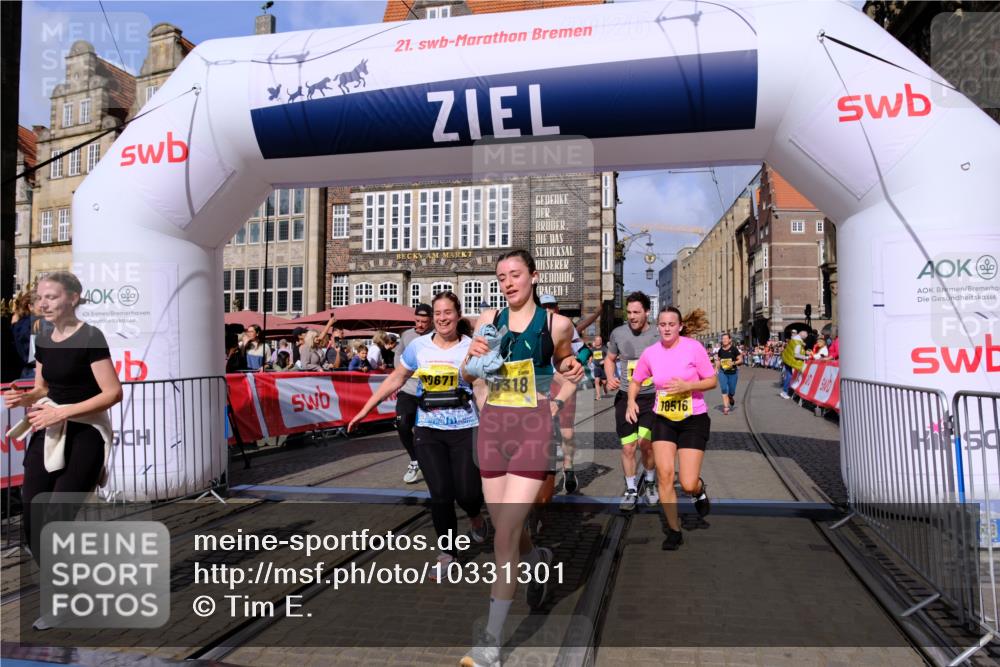 13.09.2026 - 21. swb-Marathon Bremen Tim E. http://msf.ph/oto/10331301 13.09.2026 11:04:23 Ziel 10291, 10390, 10403, 10516, 10607, 10659, 10671, 10672, 10720, 10726, 10912, 10913, 11149, 11221, 11318, 11319, 11470, 11471, 11511, 11539, 11618, 11726, 11909, 12001, 12103, 12113, 12140, 12260, 12276, 12392, 12433 meine-sportfotos.de