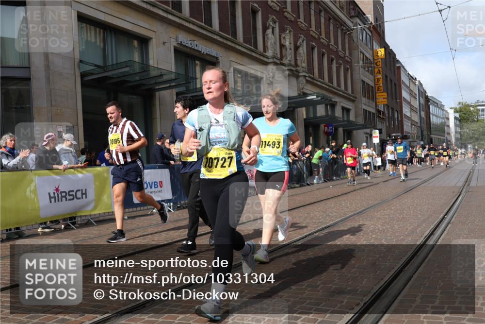 13.09.2026 - 21. swb-Marathon Bremen Strokosch-Dieckow http://msf.ph/oto/10331304 13.09.2026 11:03:03 Ziel 10092, 10150, 10187, 10195, 10237, 10309, 10420, 10528, 10531, 10598, 10724, 10727, 10904, 10959, 11070, 11211, 11411, 11493, 11598, 11655, 11676, 11746, 11773, 11830, 11836, 12068, 12184, 12185, 12214, 12611, 10185, 10190, 10296, 10528, 10598, 10633, 10715, 10731, 10783, 10945, 10954, 10955, 10985, 11095, 11096, 11107, 11313, 11564, 11697, 11701, 11719, 11730, 11776, 11785, 11836, 12071, 12214, 12247, 12421, 12432, 12448, 12465, 12483 meine-sportfotos.de