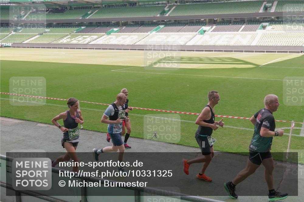 13.09.2026 - 21. swb-Marathon Bremen Michael Burmester http://msf.ph/oto/10331325 13.09.2026 13:02:59 Laufen im Stadion 150, 488, 531, 596, 722, 725, 762, 936, 940, 946, 1006, 1014, 1163, 1250, 1436, 1458, 1460, 1611, 1771, 2033, 2047, 2062, 2223, 2276, 2292, 2345, 2364, 2378, 2421, 2434, 2513, 2625, 2638, 2666, 2668, 2779, 2900, 2934, 2977, 2987, 3013, 3044, 3114, 3135, 3163, 3164, 3187, 3248, 3258, 3294, 3334, 3360, 3392, 3402, 3460, 3496, 3510, 3527, 3576, 3585, 3597, 3603, 3618, 3667, 3721, 3806, 3846, 3852, 3859, 3893, 3938, 3970, 3983, 4000, 4077, 4133, 4506, 4558 meine-sportfotos.de