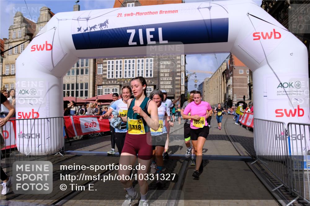 13.09.2026 - 21. swb-Marathon Bremen Tim E. http://msf.ph/oto/10331327 13.09.2026 11:04:24 Ziel 10182, 10291, 10390, 10516, 10607, 10659, 10671, 10672, 10720, 10726, 10912, 10913, 11221, 11318, 11319, 11336, 11470, 11471, 11539, 11618, 11726, 11909, 12001, 12103, 12113, 12140, 12260, 12276, 12392, 12433 meine-sportfotos.de