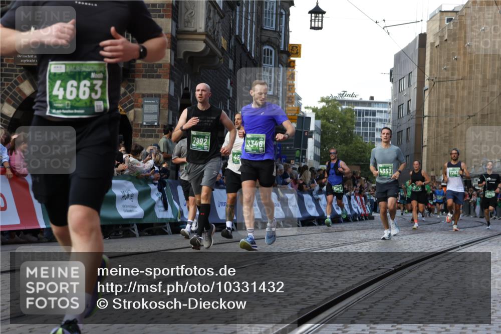 13.09.2026 - 21. swb-Marathon Bremen Strokosch-Dieckow http://msf.ph/oto/10331432 13.09.2026 13:15:29 Ziel 1510, 1664, 2383, 3357, 3504, 3717, 3743, 4111, 4382, 4992, 5003, 5149, 5294, 5298, 5385, 5417, 6351, 6521, 6717, 6773, 6902, 7190, 7432, 7497, 7515, 7717, 7730, 8238, 9253, 9338, 9363, 9483, 13137, 13139, 1033, 1445, 3346, 3536, 3836, 3991, 4212, 4573, 4653, 5533, 5588, 6162, 6515, 7203, 7992, 9029, 9391, 9475, 9777, 13249 meine-sportfotos.de