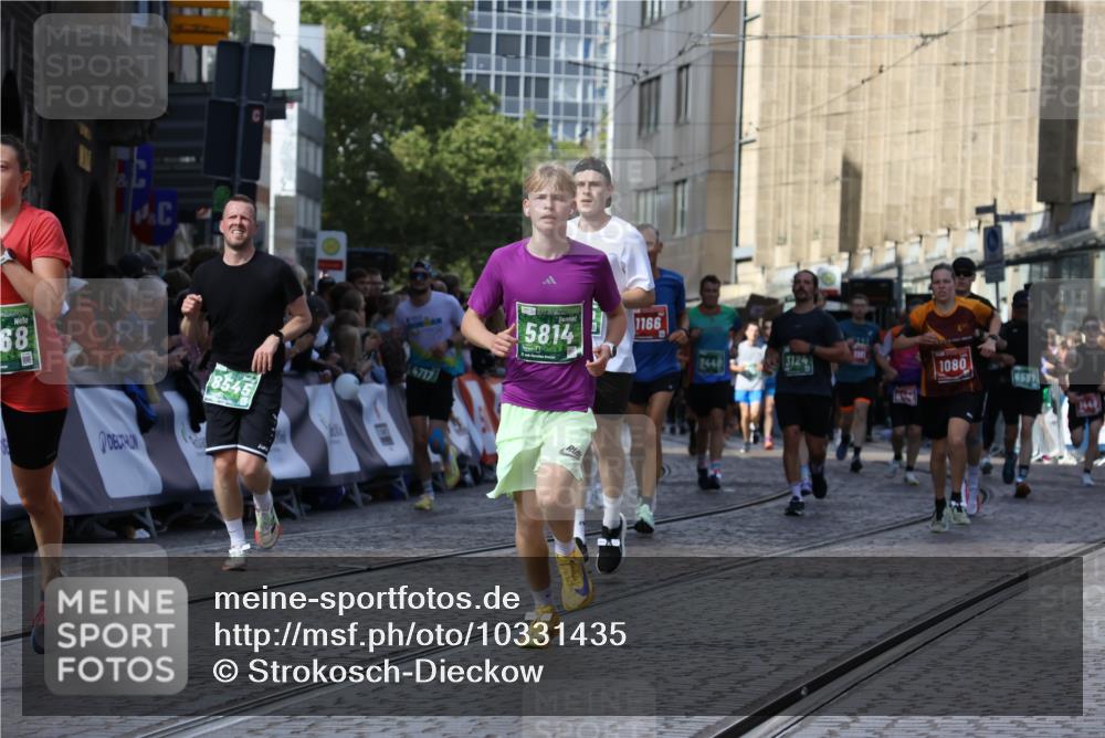 13.09.2026 - 21. swb-Marathon Bremen Strokosch-Dieckow http://msf.ph/oto/10331435 13.09.2026 13:25:26 Ziel 972, 1080, 1166, 1264, 1436, 1448, 2322, 3105, 4091, 4113, 4459, 4507, 4918, 4973, 6079, 6544, 6943, 7306, 7326, 7409, 8245, 9036, 9073, 9152, 9360, 9493, 13088, 191, 209, 1650, 1752, 3124, 3186, 3806, 4717, 4927, 5703, 5755, 5814, 8545, 8597, 8890, 9440, 9468, 9506 meine-sportfotos.de